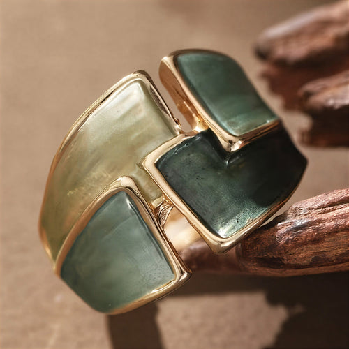 Emerald Leafshine Ring
