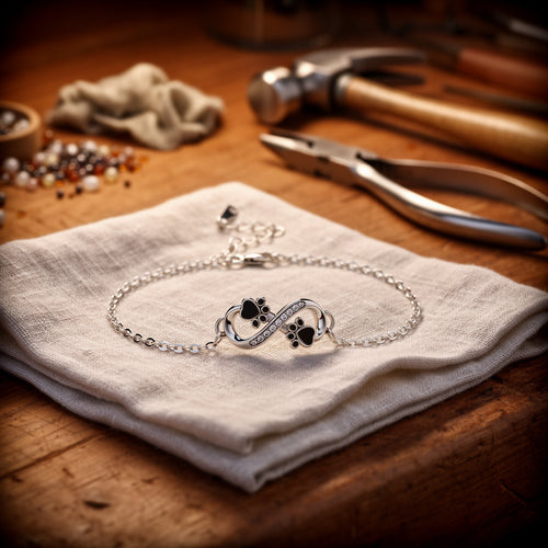 Effortless Silver Paw Bracelet
