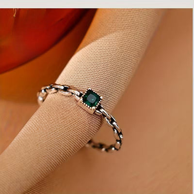 Elegant Emerald Zirconia Chain Ring