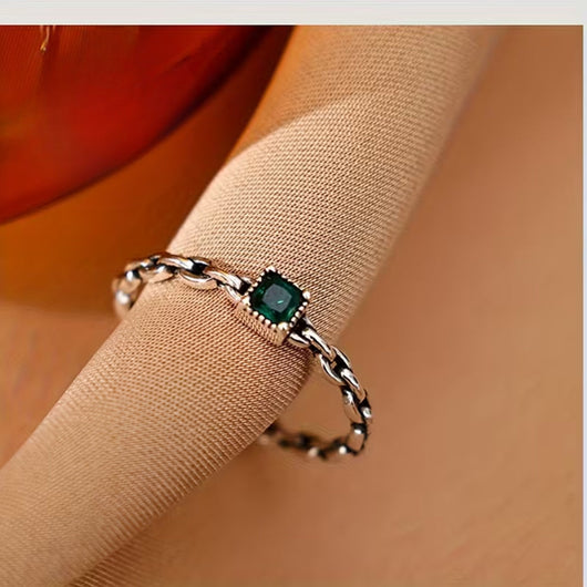 Elegant Emerald Zirconia Chain Ring