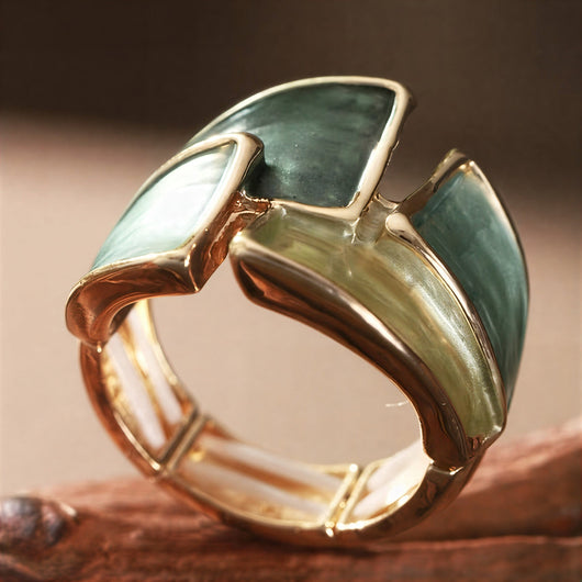 Emerald Leafshine Ring