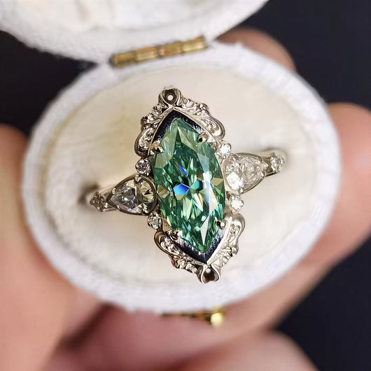 Vintage Emerald Gemstone Ring