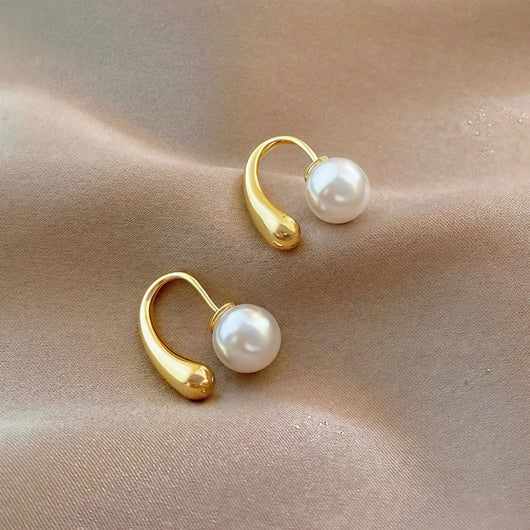 Minimalist Arc Pearl earrings