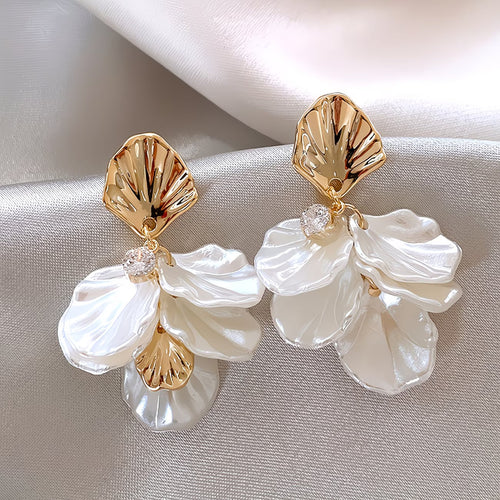 The Frosted Petal Pearl Earrings