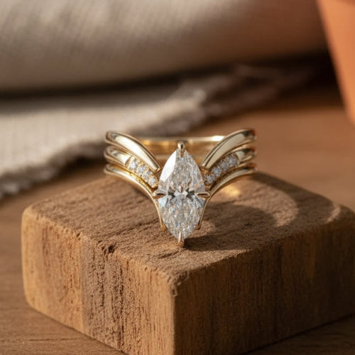 Elegant Gold Drop Crown Ring
