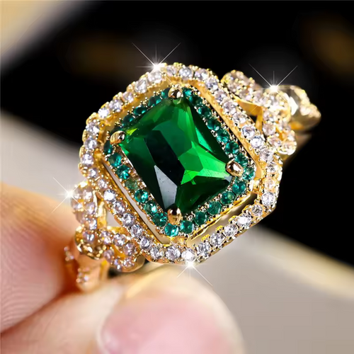 Luxe Emerald Halo Statement Ring