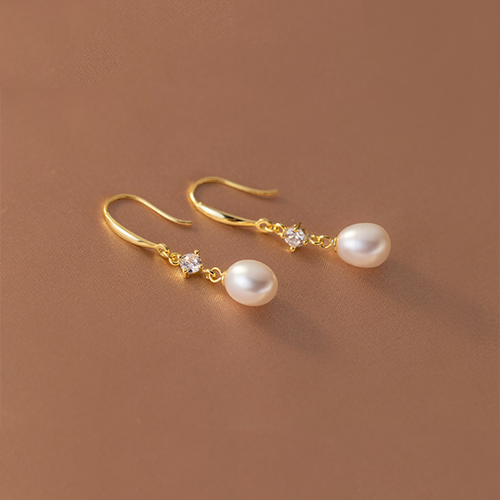 Elegant Baroque Pearl Earrings