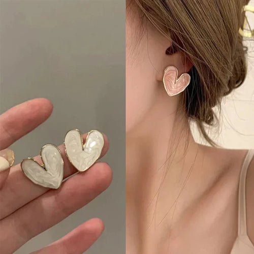 Classic Heart Earrings Gold Outline