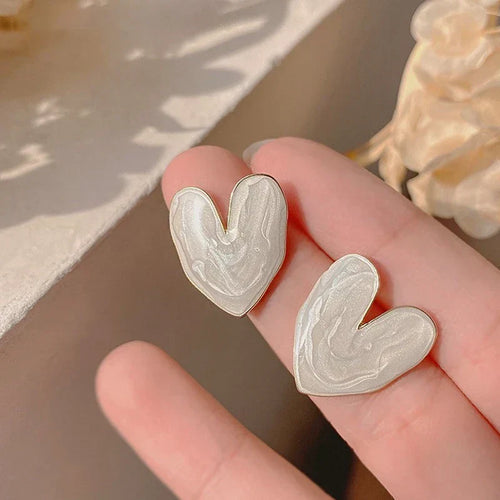 Classic Heart Earrings Gold Outline