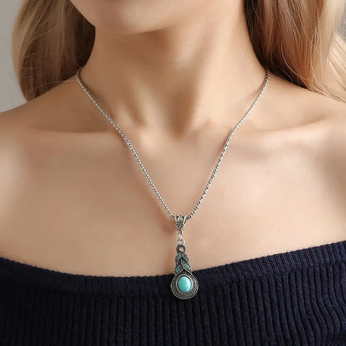 Elegant  Turquoise Necklace and Earrings Set