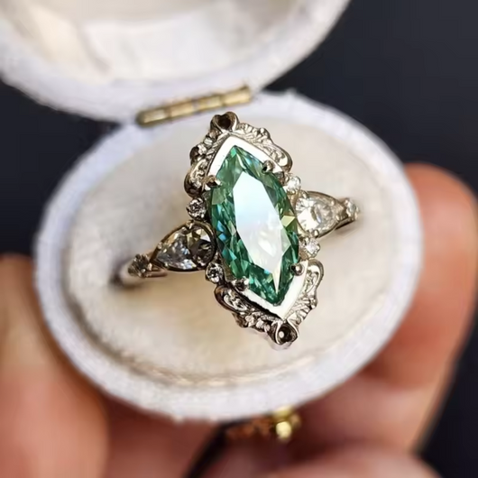 Vintage Emerald Gemstone Ring