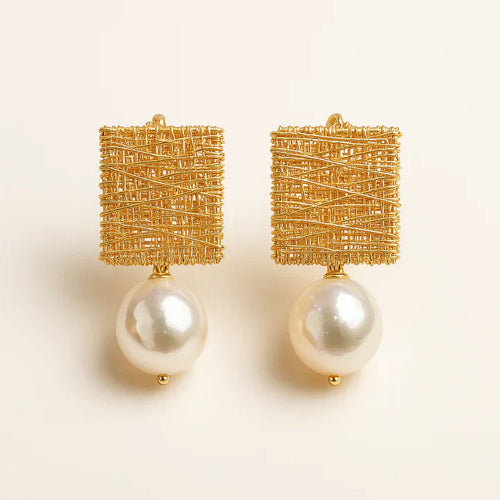 Elegant Golden Thread Pearl Earrings