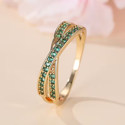 Sophisticated Emerald Gold Ring