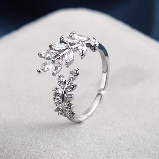 Classic Leaf Ring
