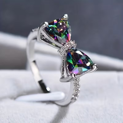 Sophisticated Emerald Bow Ring