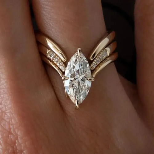 Elegant Gold Drop Crown Ring